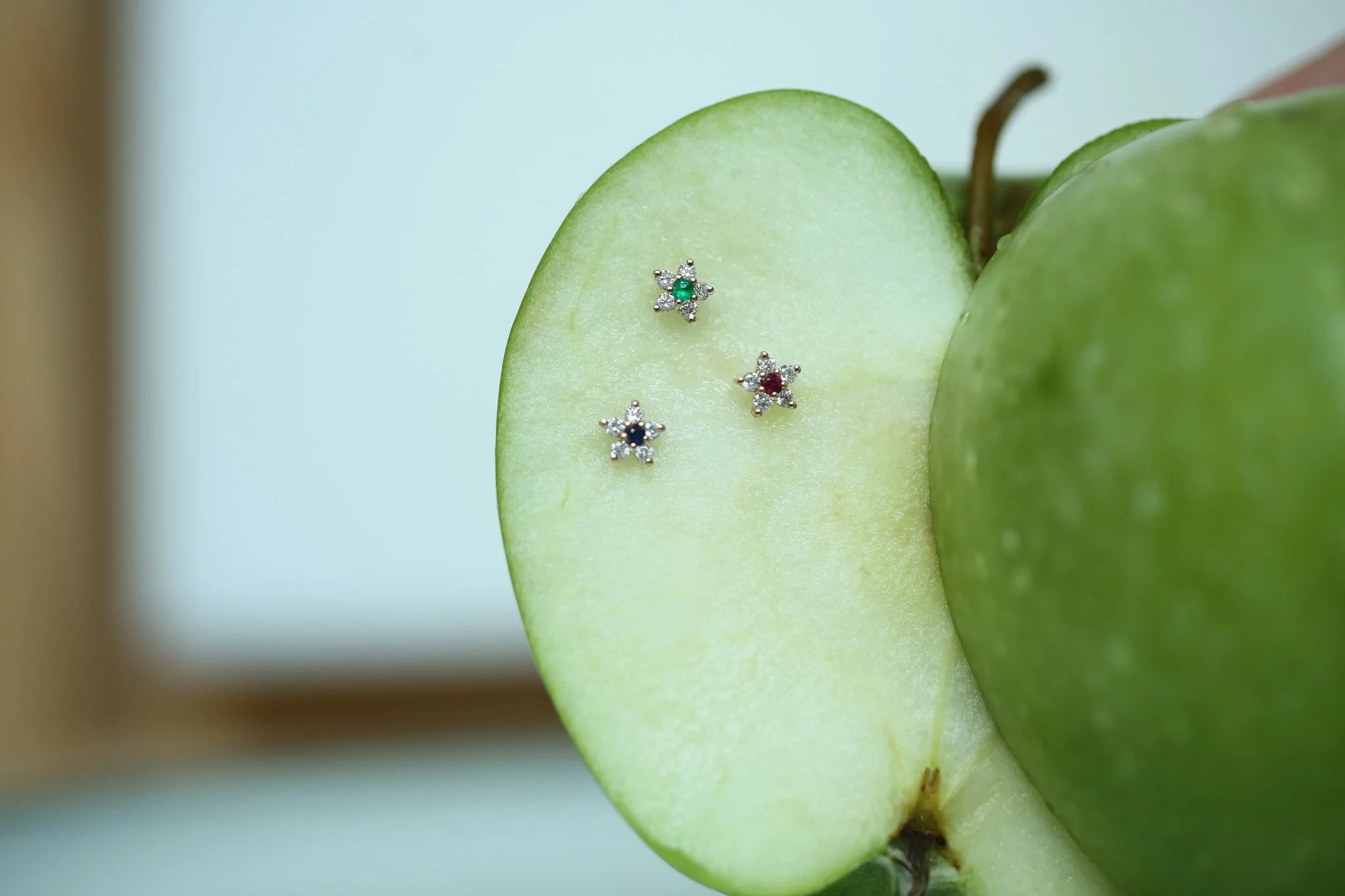 Cemre Safir Tragus - 1