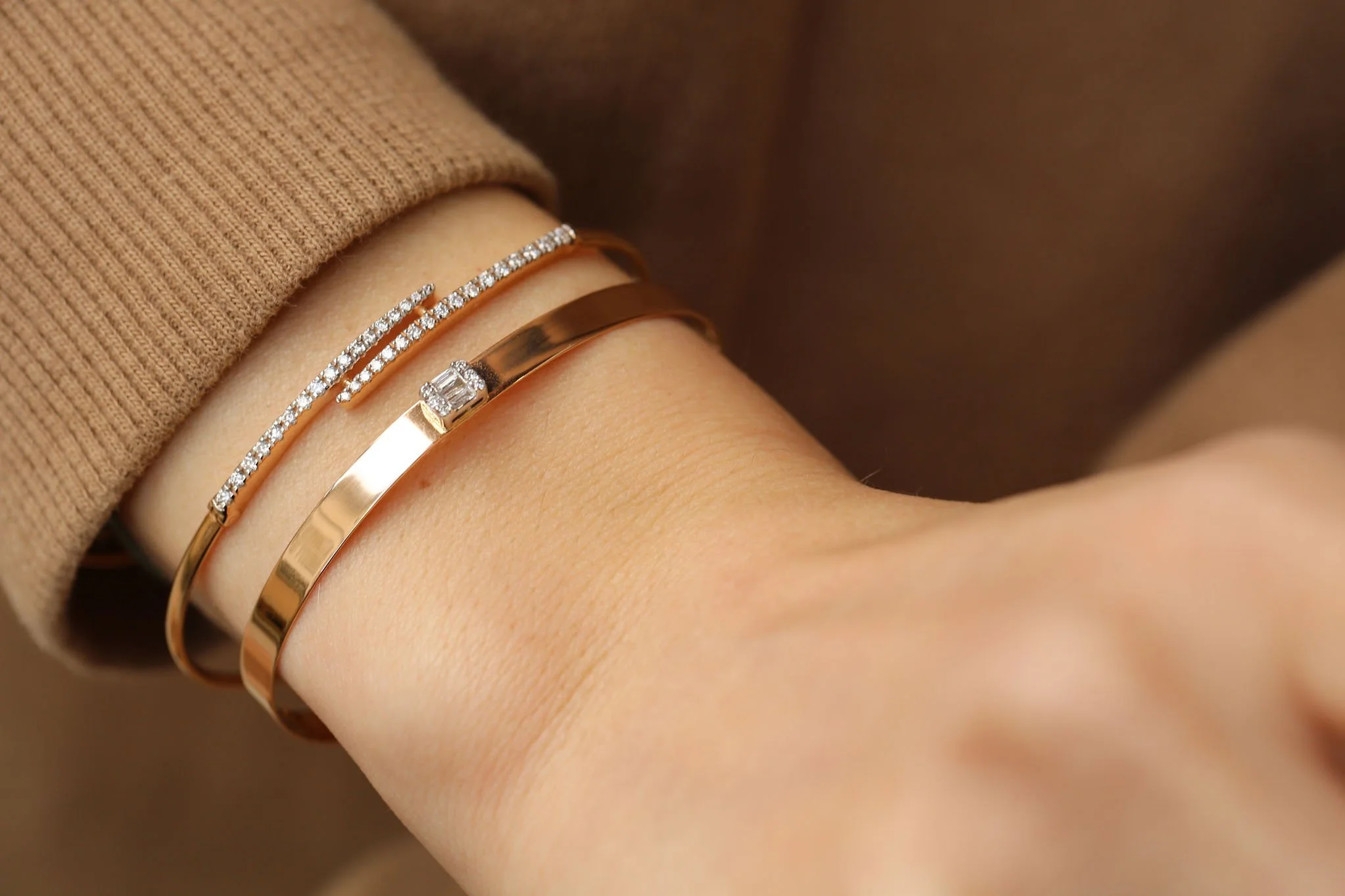 Claw White Bangle - 3