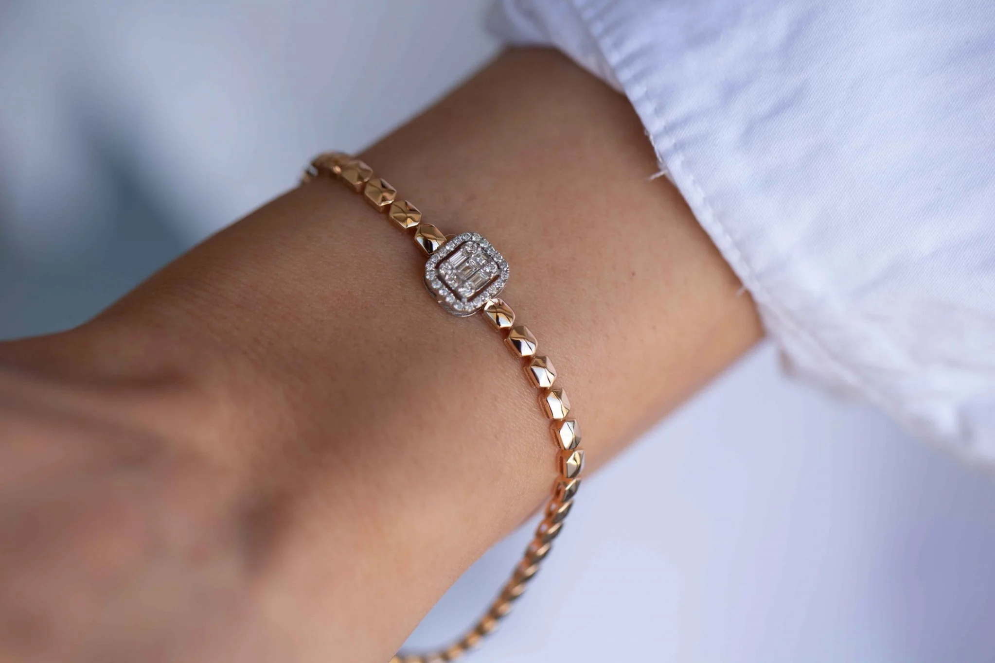 Grande Frame Bangle - 1