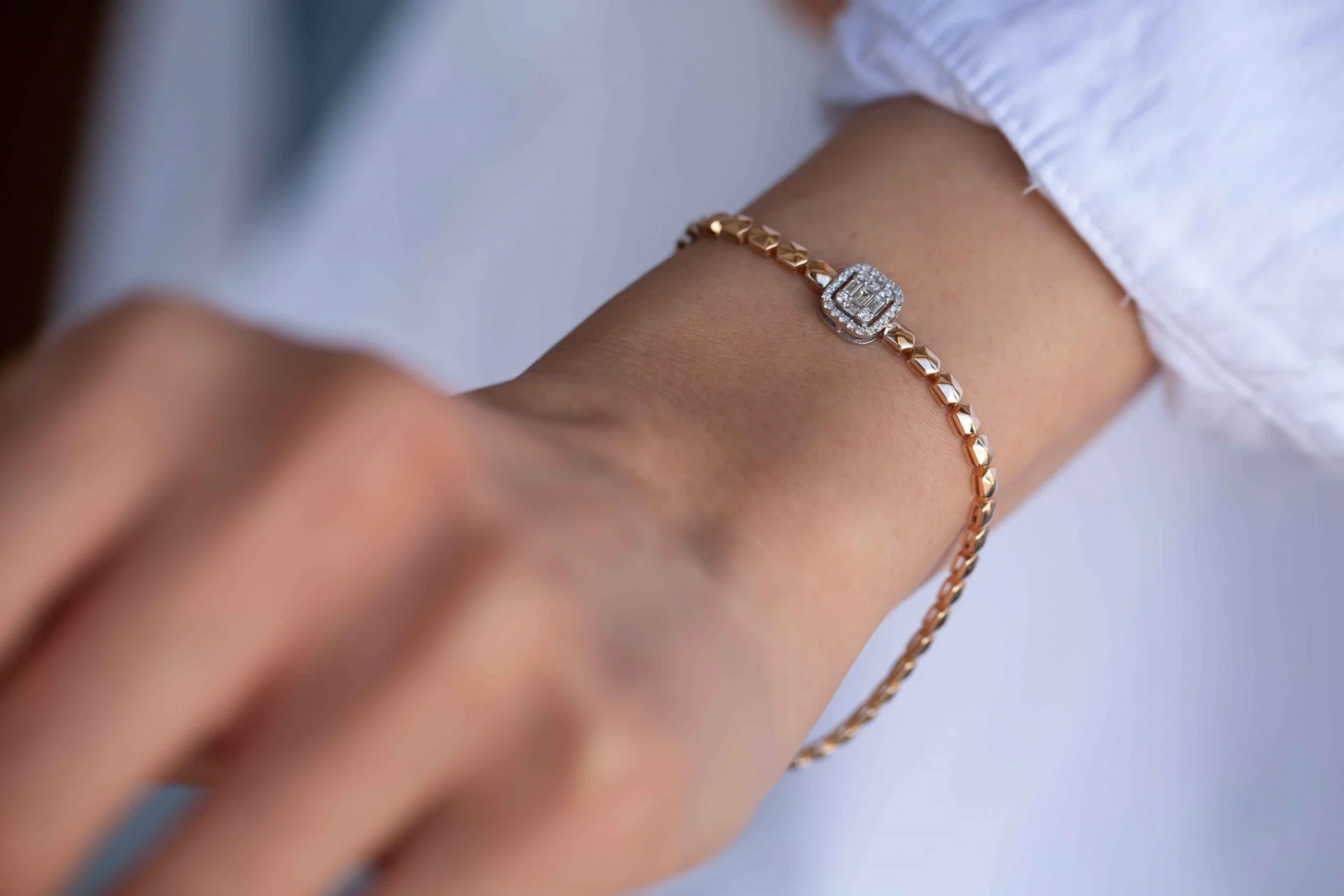 Grande Frame Bangle - 2