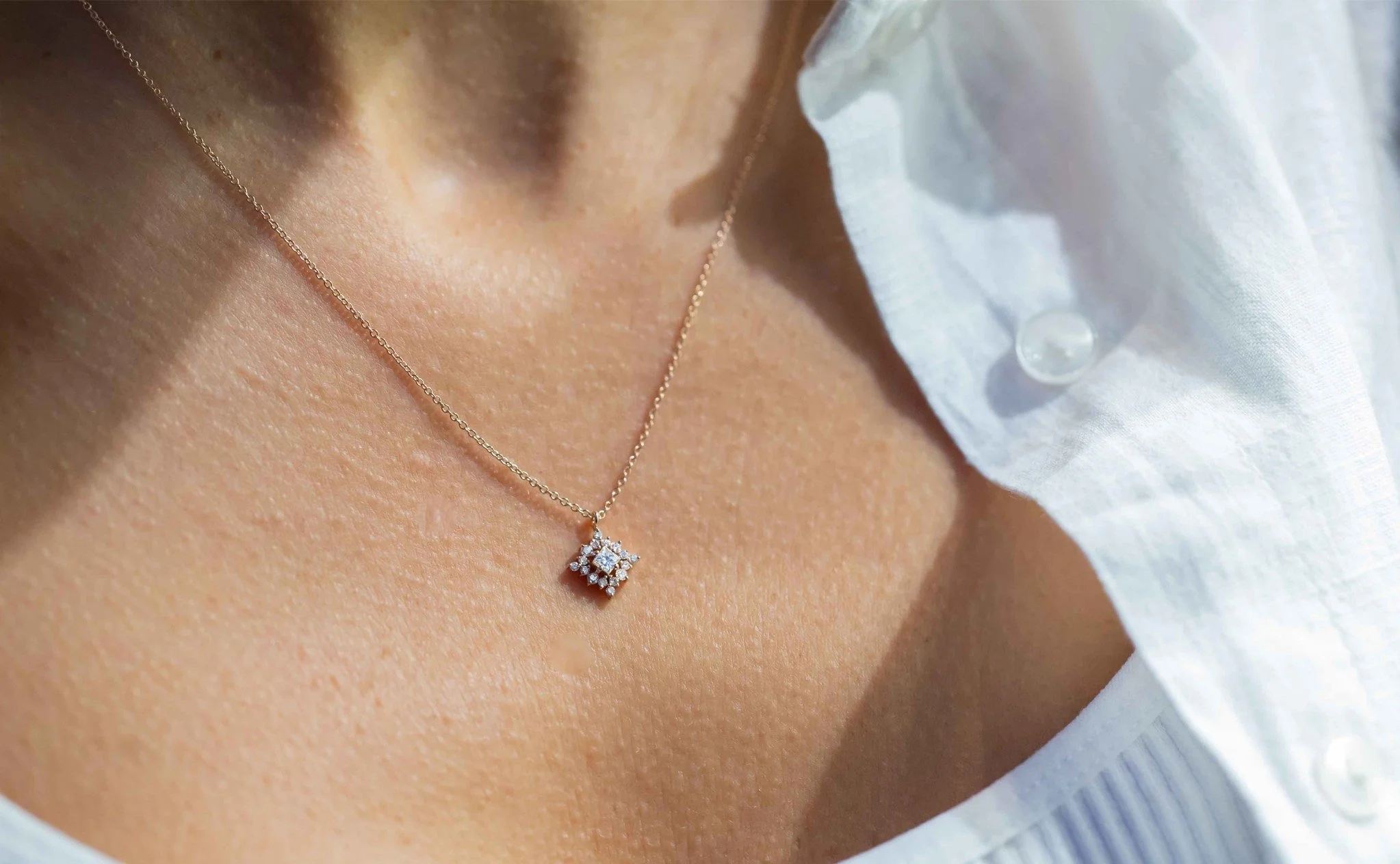 Queen Grande Kolye - 1