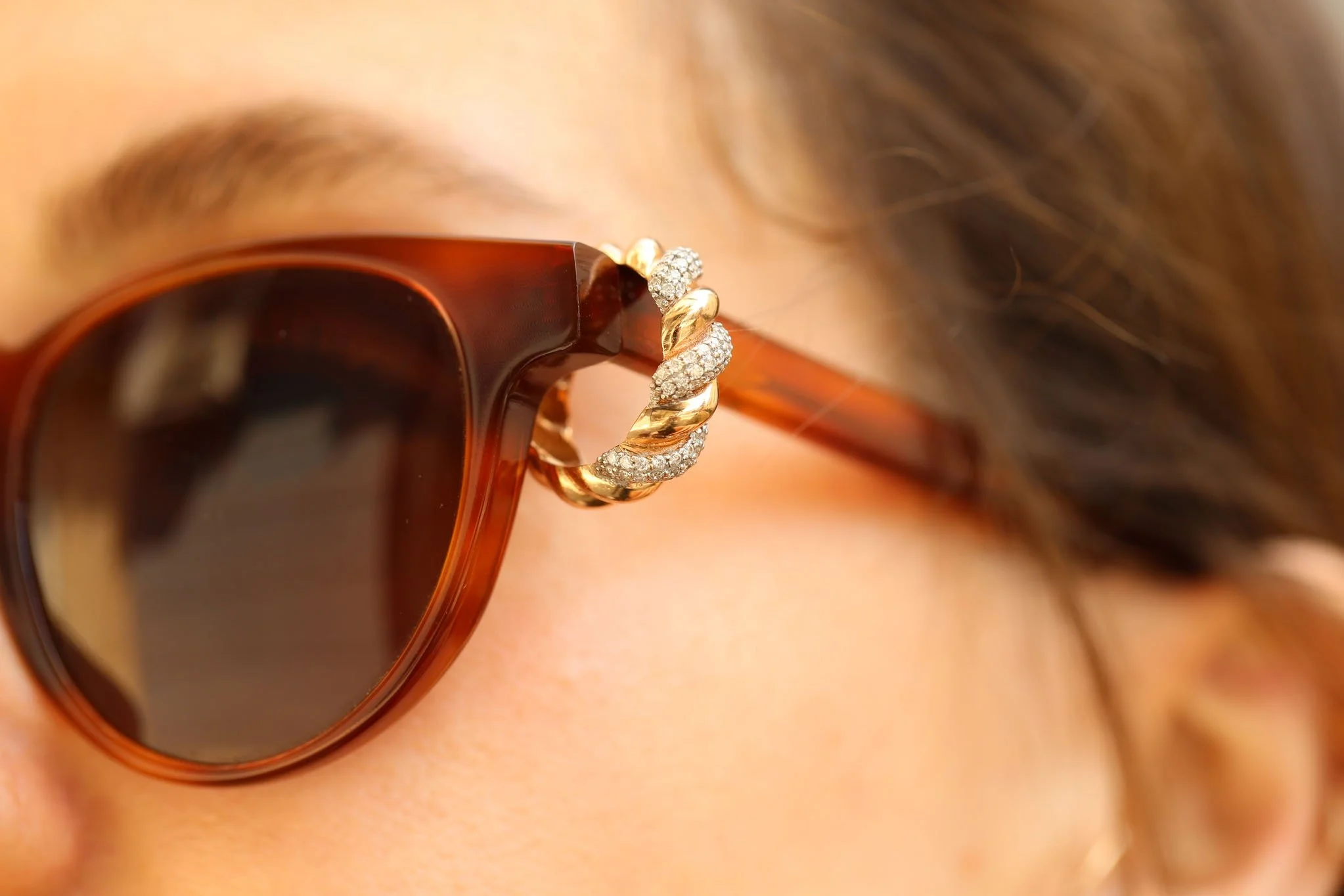 Sir Mon Cher Semi White - 3