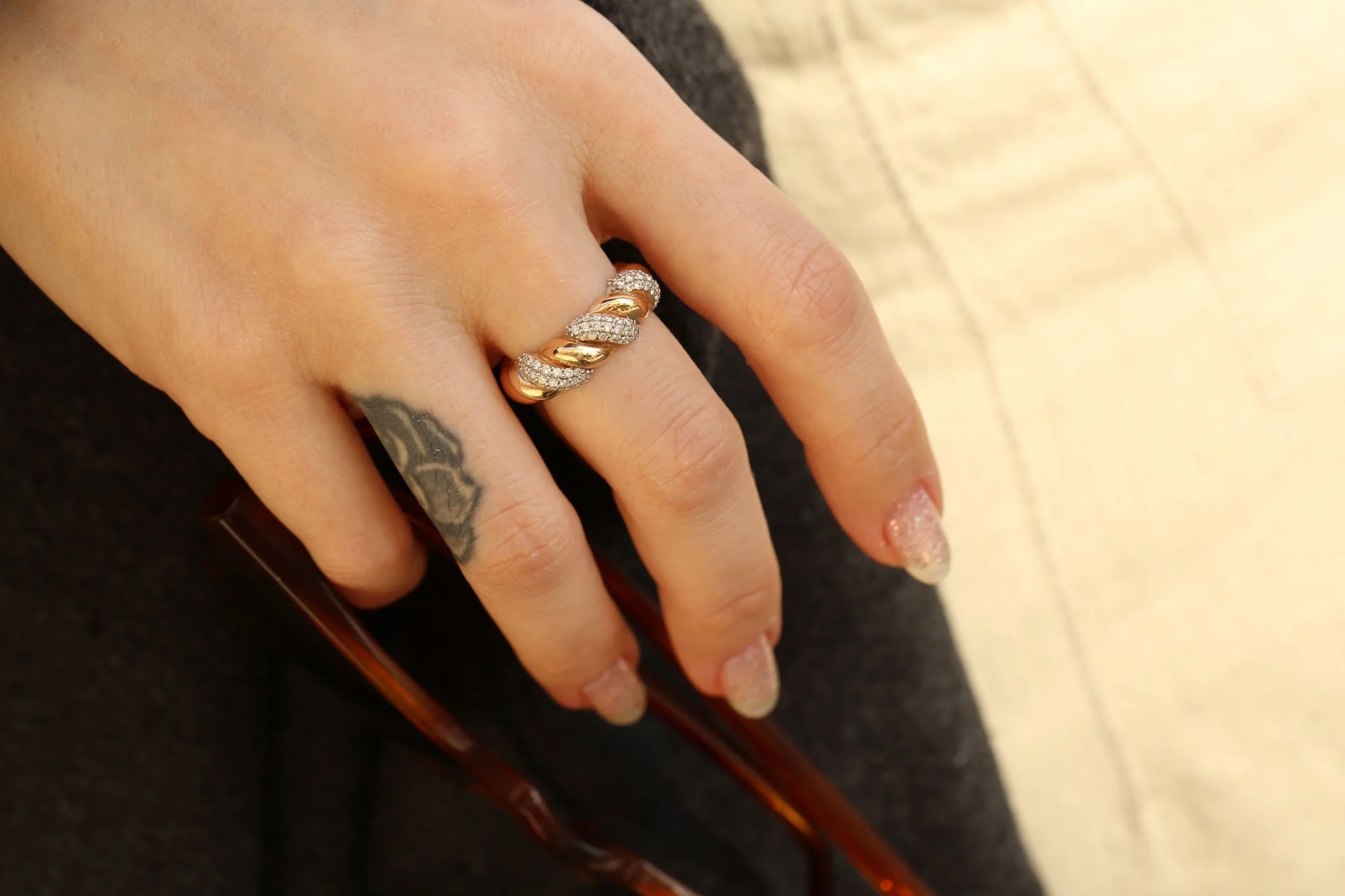 Sir Mon Cher Semi White - 5