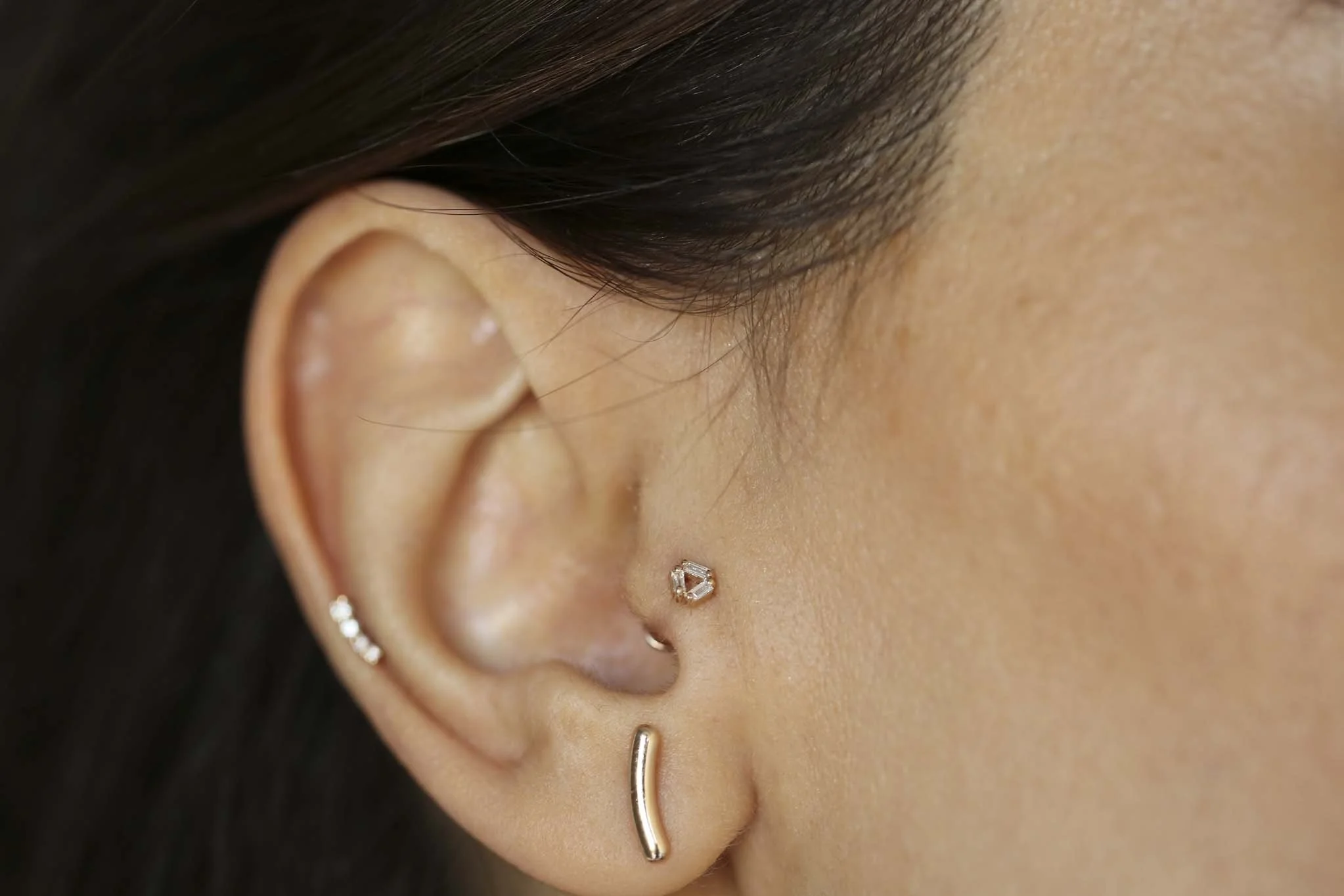 Tria Tragus - 3