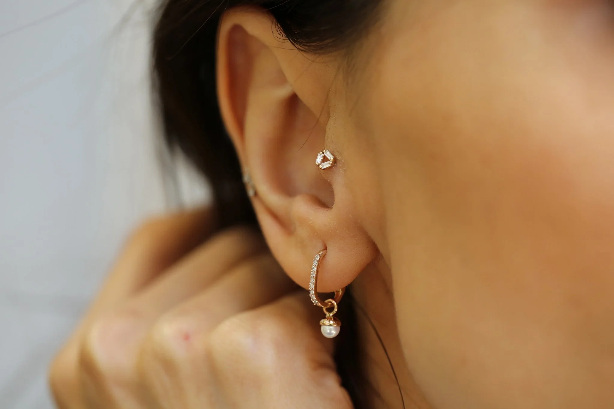 Tria Tragus - 1